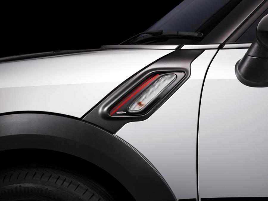Детали экстерьера Mini John Cooper Works Countryman Design Edition 2017 года  (фото 10 из 14)